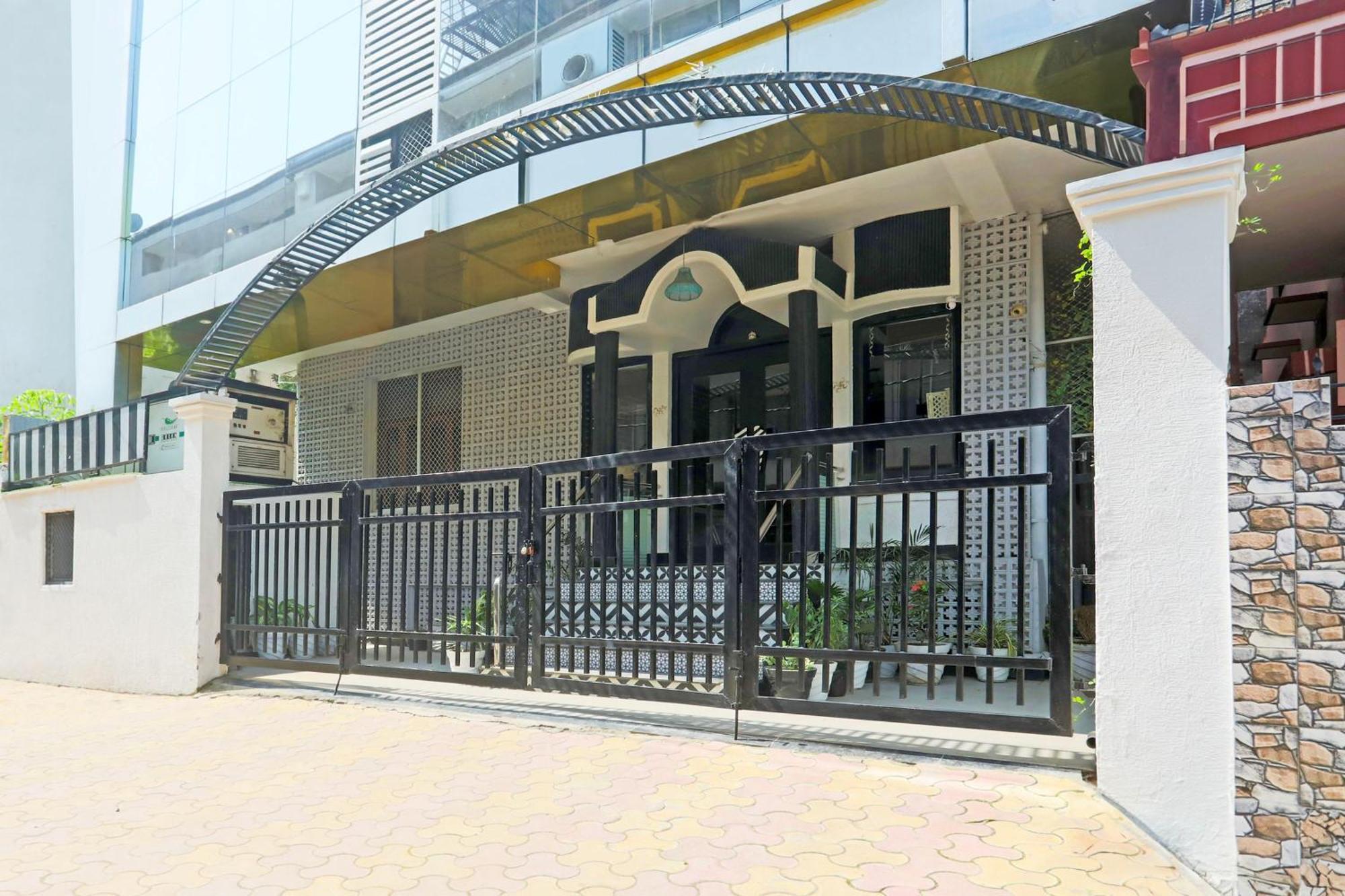 Super Townhouse Cantonment Varanasi Formerly Sarin Inn Exteriér fotografie