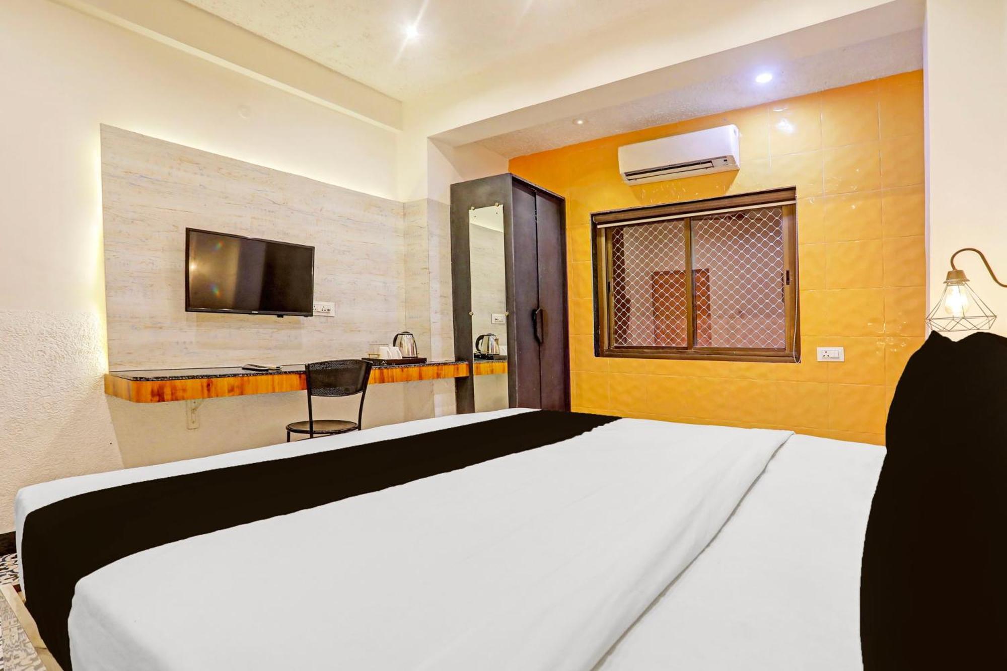 Super Townhouse Cantonment Varanasi Formerly Sarin Inn Exteriér fotografie